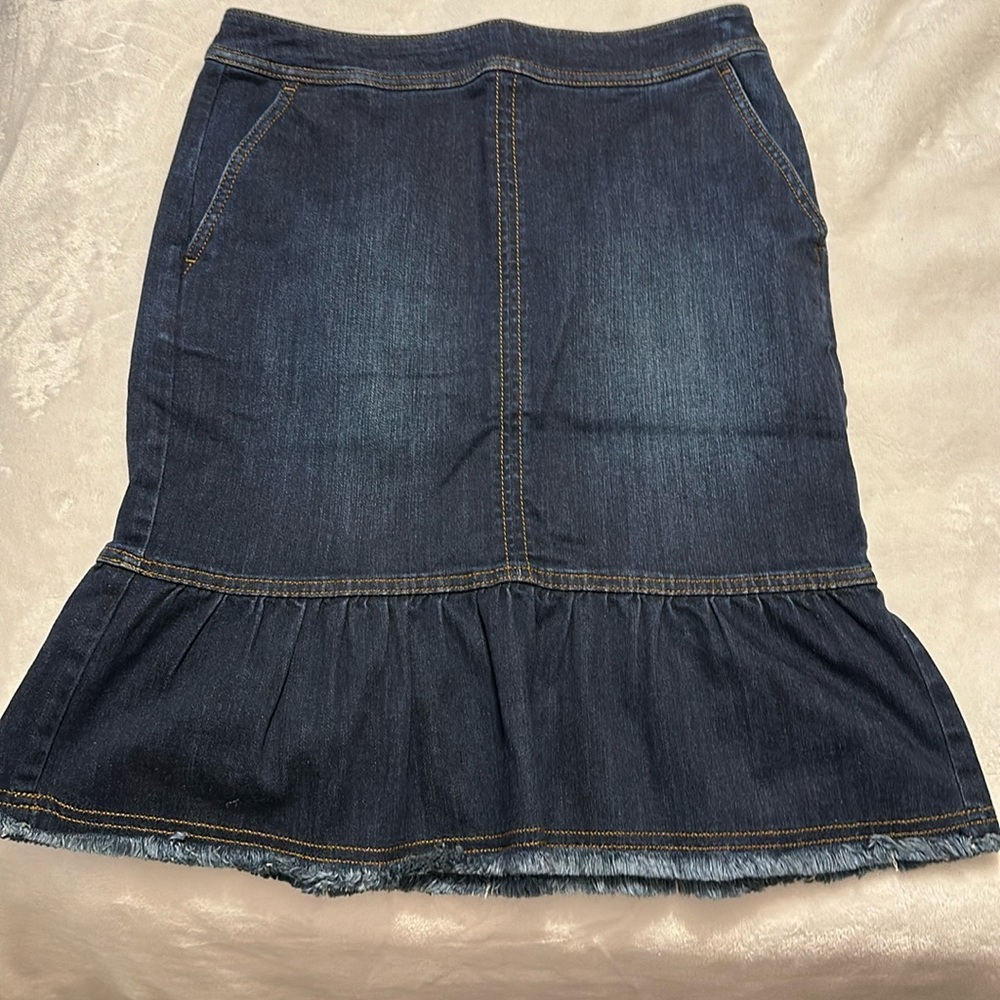 Brand new Ann Taylor jean skirt with pockets